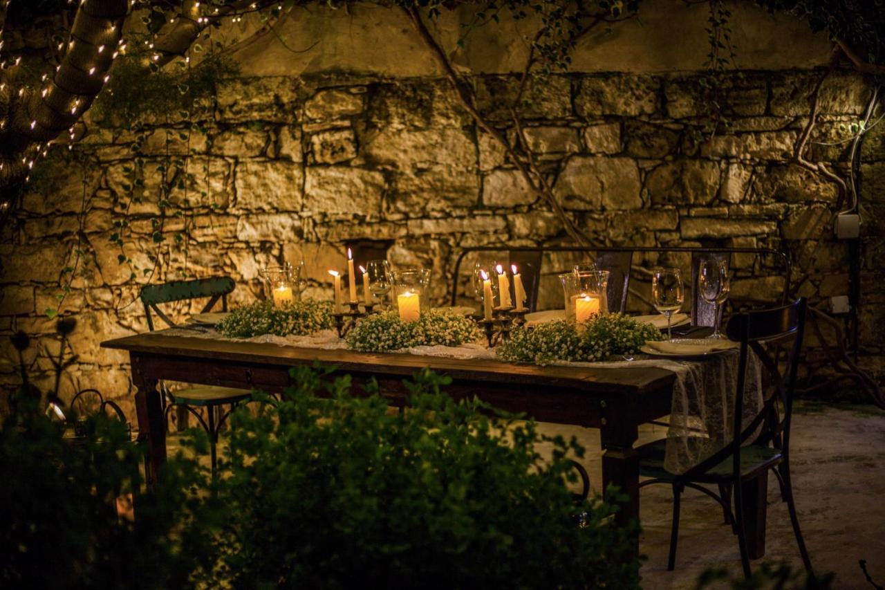 Cecilias Courtyard Konuk evi Malya Dış mekan fotoğraf