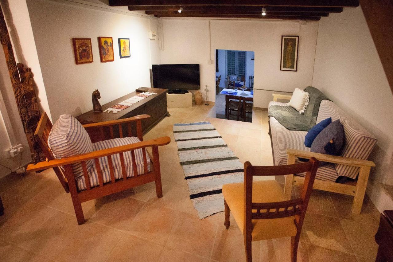 Cecilias Courtyard Konuk evi Malya Dış mekan fotoğraf