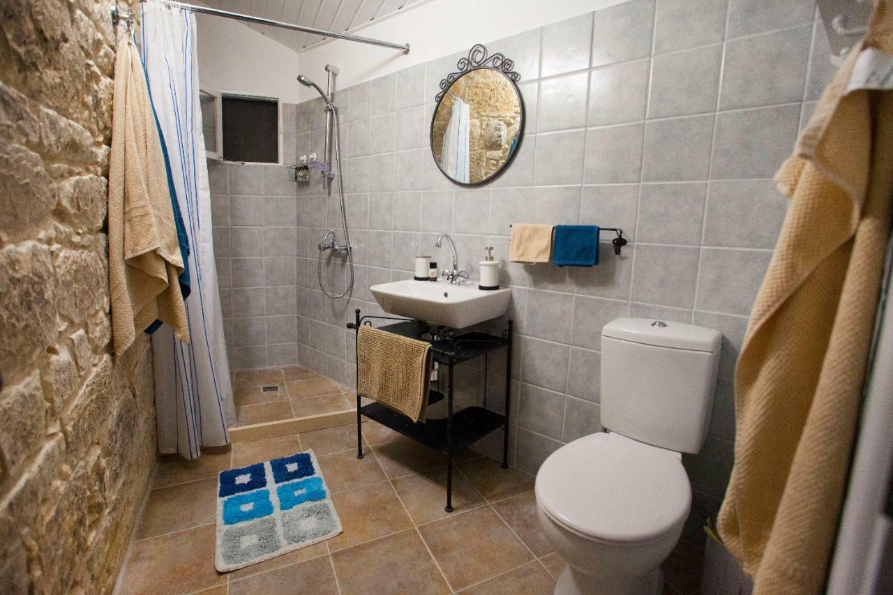 Cecilias Courtyard Konuk evi Malya Dış mekan fotoğraf