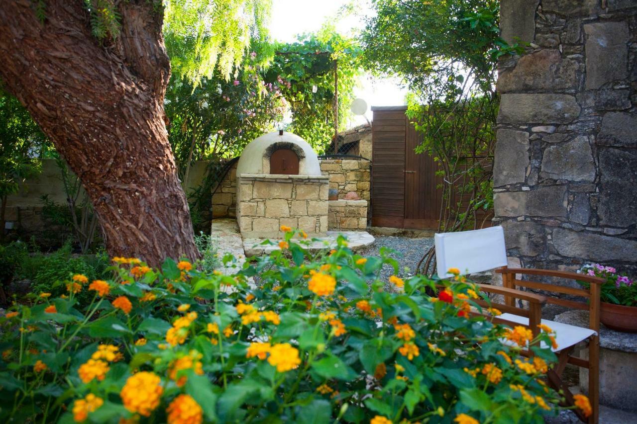 Cecilias Courtyard Konuk evi Malya Dış mekan fotoğraf