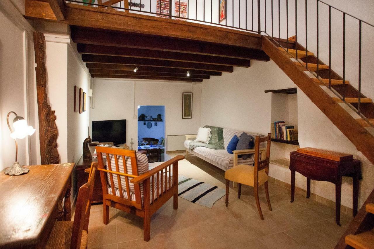Cecilias Courtyard Konuk evi Malya Dış mekan fotoğraf