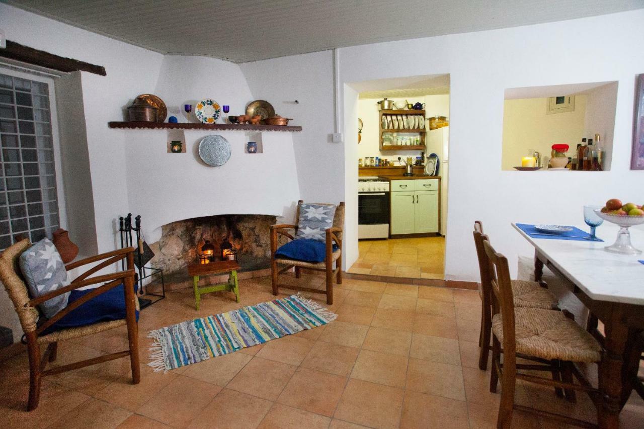 Cecilias Courtyard Konuk evi Malya Dış mekan fotoğraf